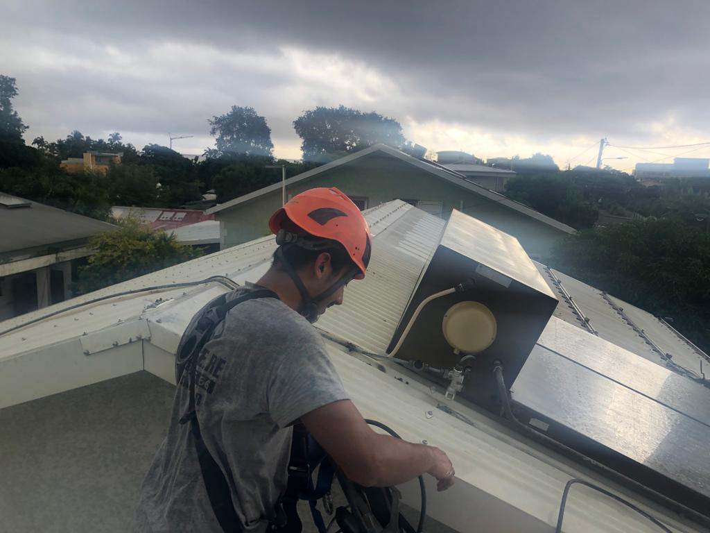 Réparation d'une toiture par l'entreprise Abyo